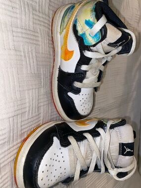 Jordan Kids Black and White High-Top Sneakers toddler size 7